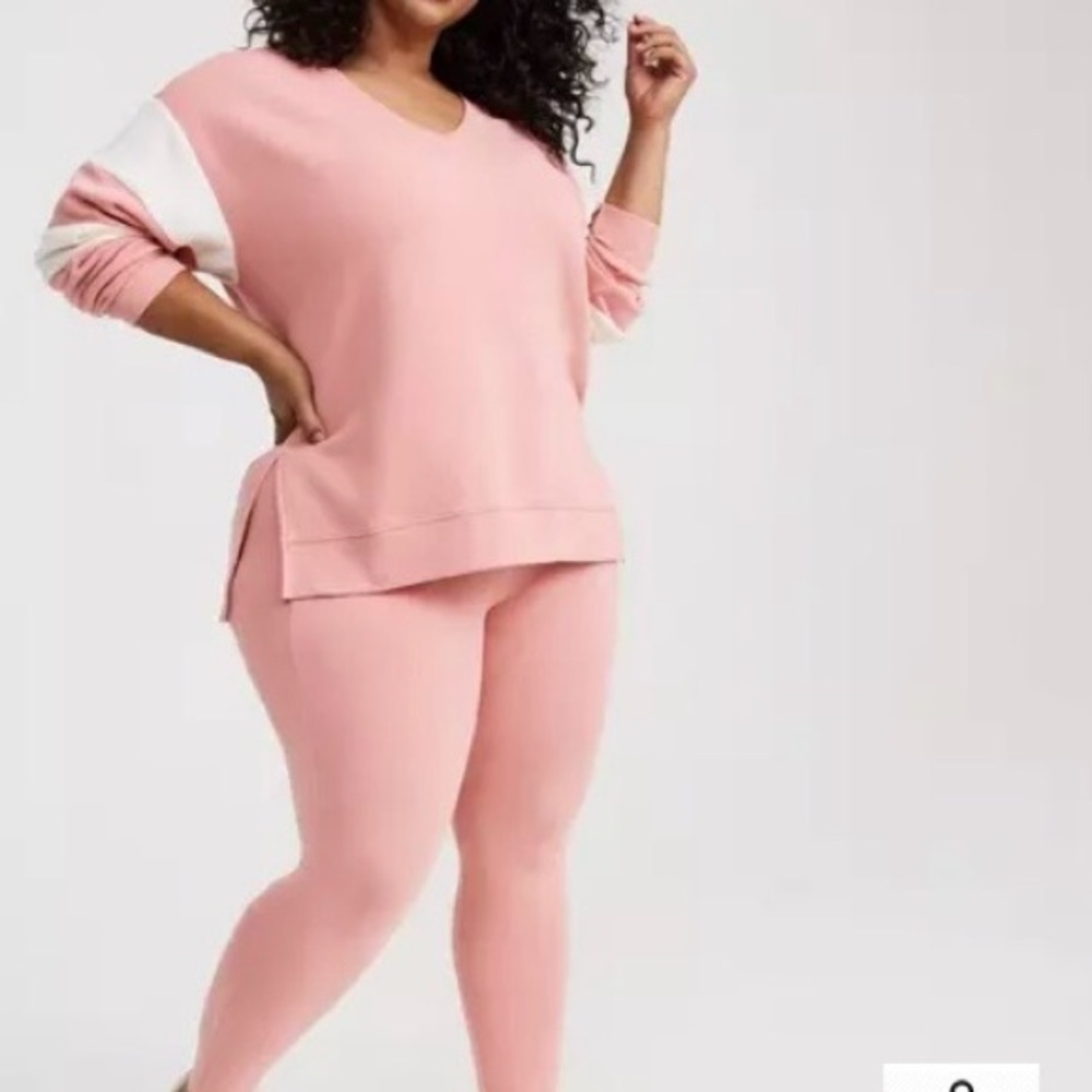 NWT Torrid Blush Oversized V-Neck Sweatshirt, Perfect for Leggings! - Picture 7 of 11